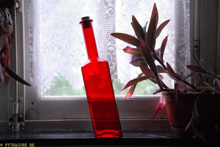 bouteille rouge PYT_8158.jpg